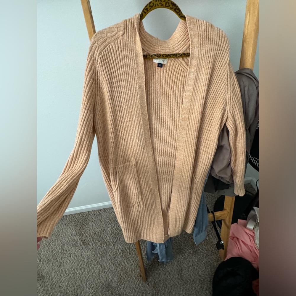 Universal Thread knit cardigan. Only worn a couple times. Size XS